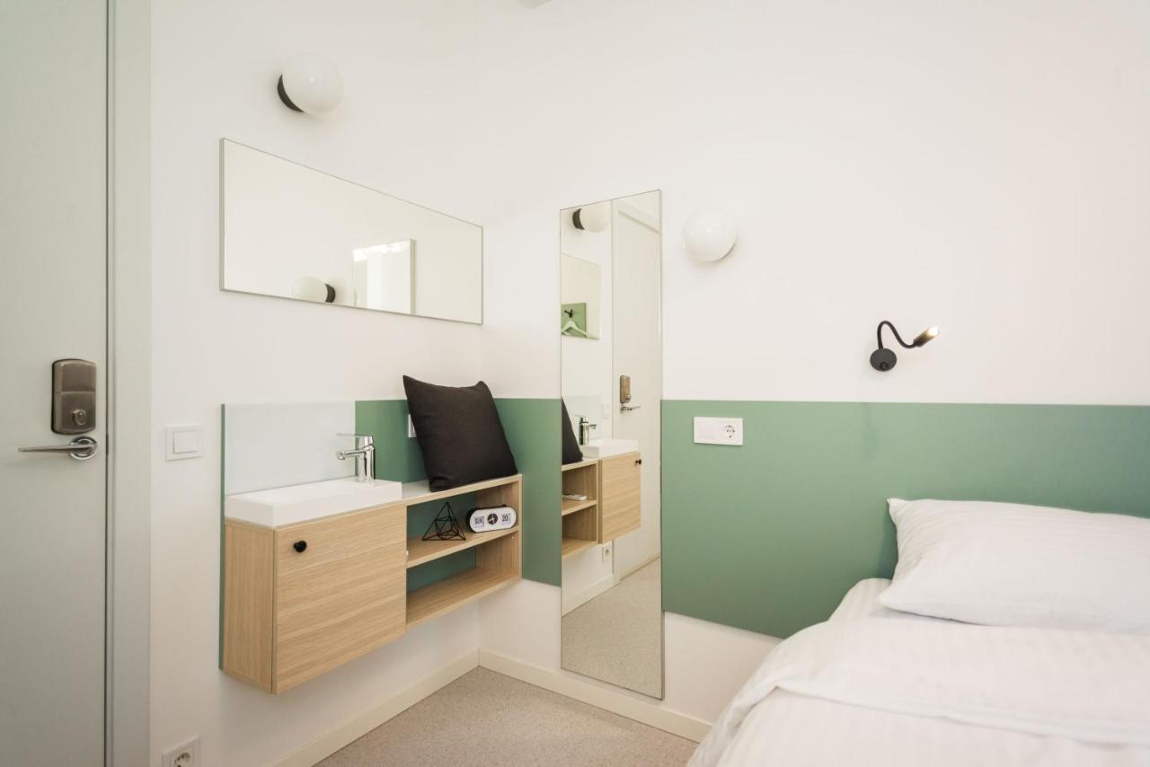 Capsule Hotel & Hostel Харків Екстер'єр фото